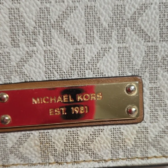 Michael Kors Logo Print Wallet in Cream and Gold - Picture 2 of 9